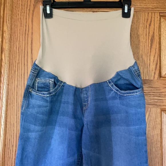 Maternity capris - Picture 2 of 5